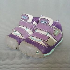 KEEN Girls Peek a Shoe in Purple - size 7